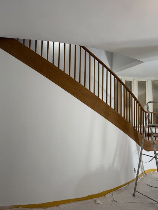 Fertig gestrichener Wohnraum von Hoffmann Bau